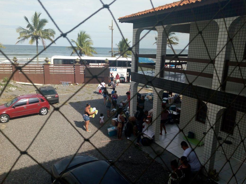 Hospedaria Kali Mongagua Bagian luar foto